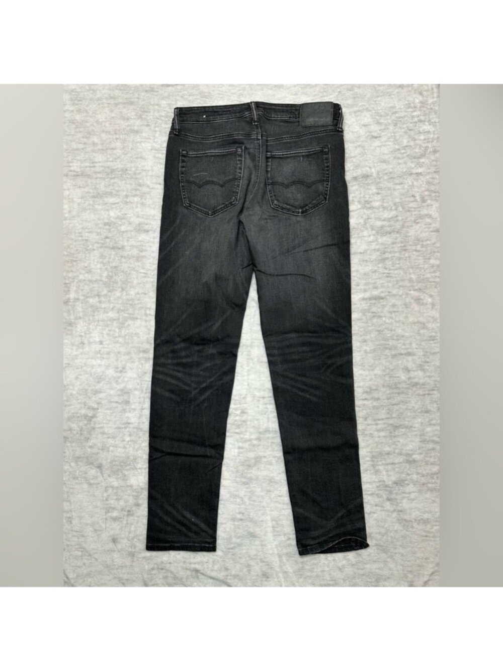 American Eagle Athletic Fit Jeans 32/34